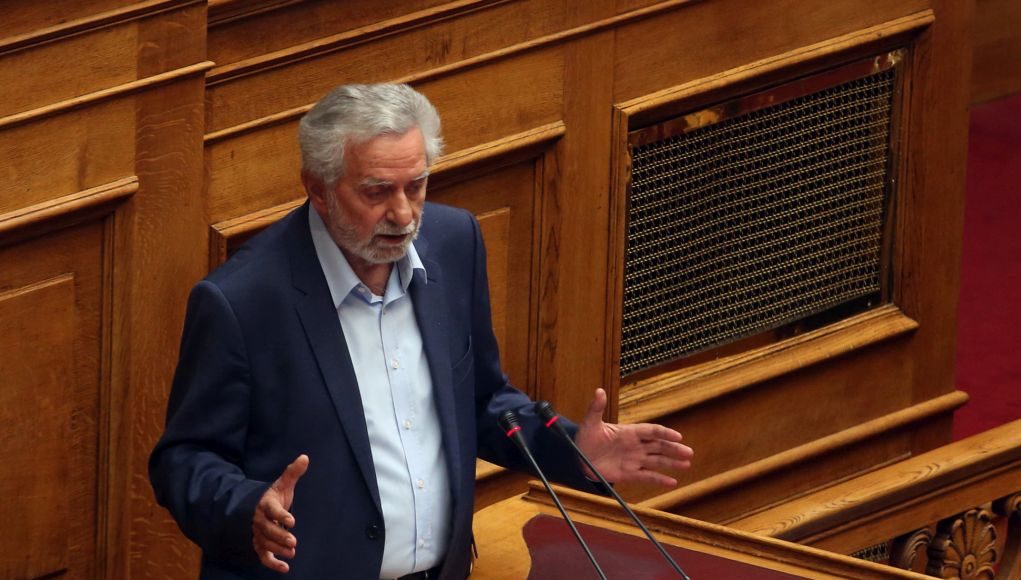 Ο βουλευτής του ΣΥΡΙΖΑ Θοδωρής Δρίτσας μιλά στην Ολομέλεια της Βουλής στη συζήτηση επίκαιρων ερωτήσεων προς την Κυβέρνηση, Παρασκευή 22 Σεπτεμβρίου 2017. ΑΠΕ-ΜΠΕ/ΑΠΕ-ΜΠΕ/Αλέξανδρος Μπελτές