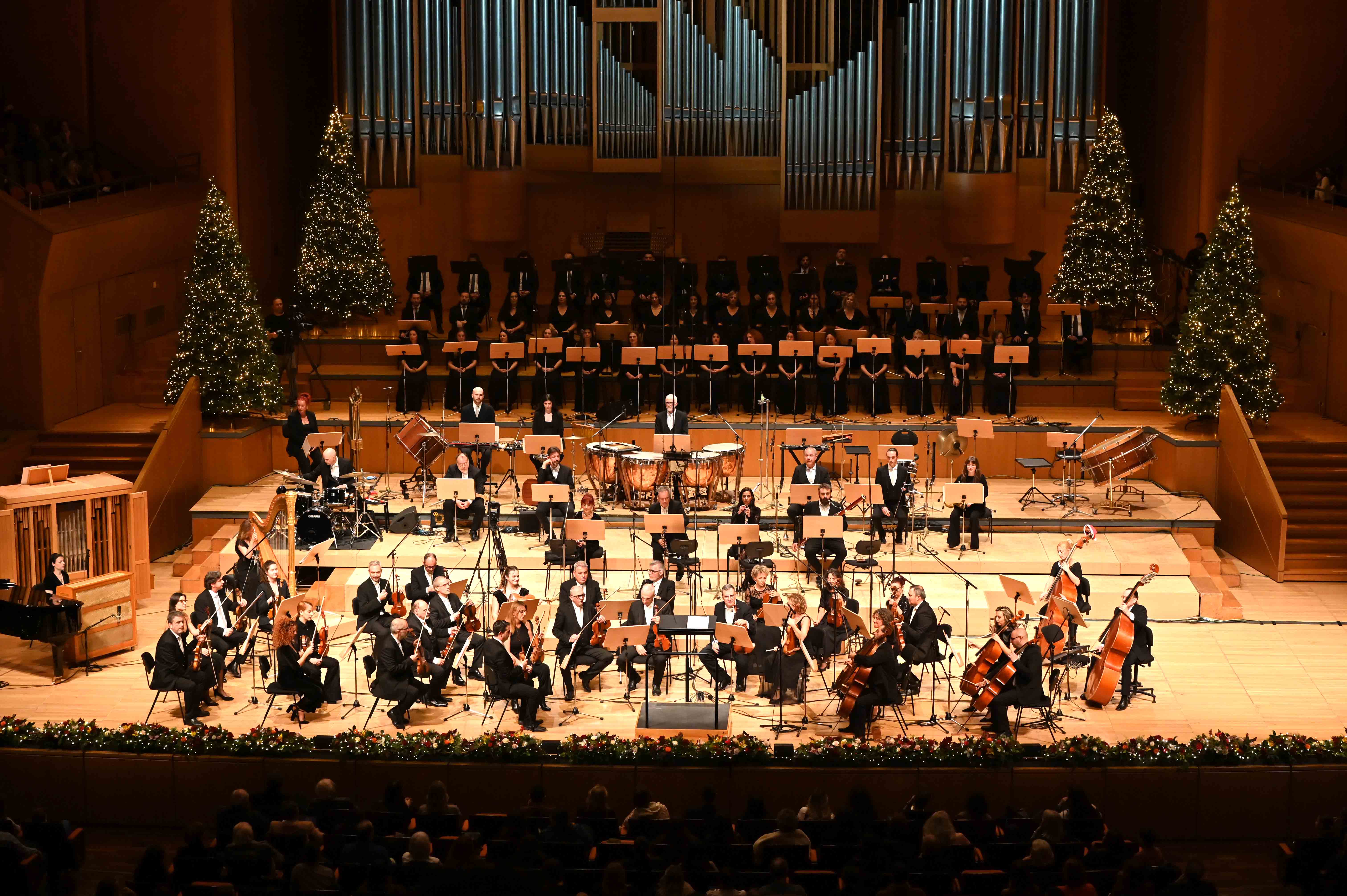 Μάγεψε το κοινό η χριστουγεννιάτικη συναυλία των Μουσικών Συνόλων της ΕΡΤ στο Μέγαρο Μουσικής Αθηνών