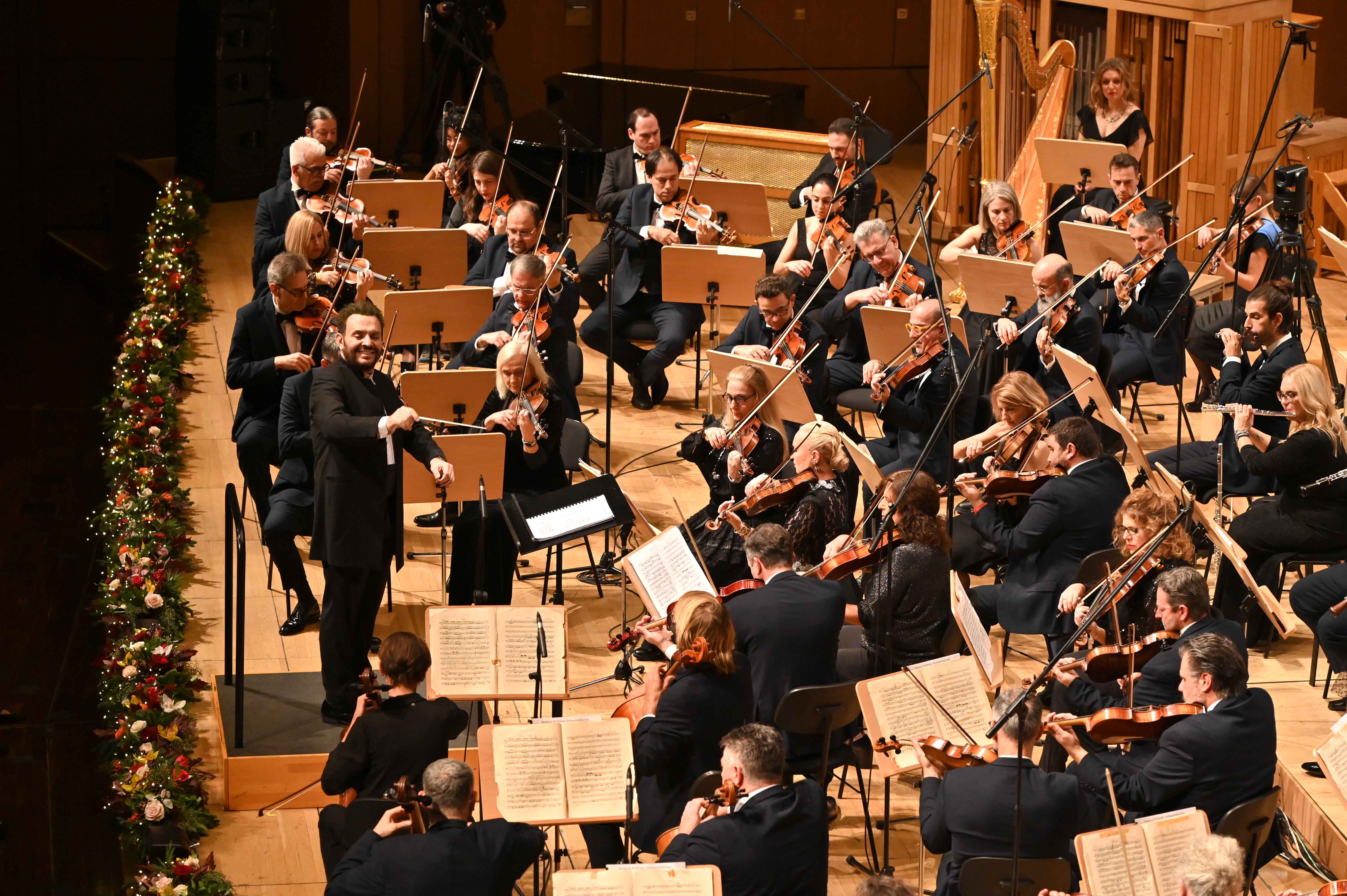 Μάγεψε το κοινό η χριστουγεννιάτικη συναυλία των Μουσικών Συνόλων της ΕΡΤ στο Μέγαρο Μουσικής Αθηνών
