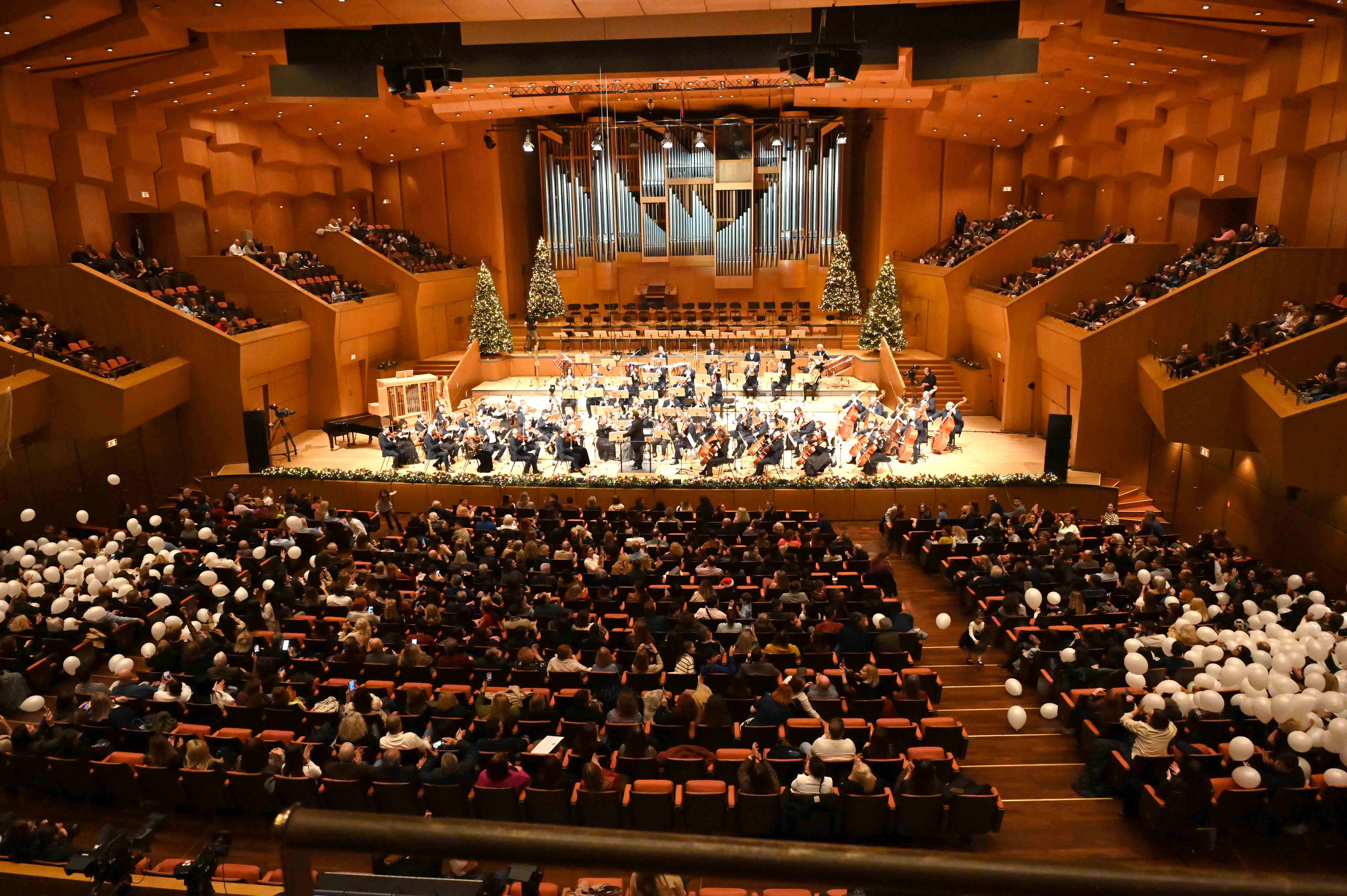 Μάγεψε το κοινό η χριστουγεννιάτικη συναυλία των Μουσικών Συνόλων της ΕΡΤ στο Μέγαρο Μουσικής Αθηνών